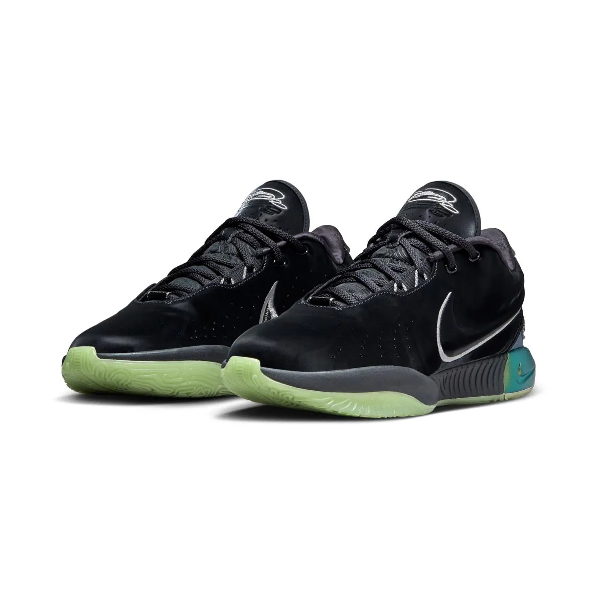 LeBron XXI Basketball Shoes