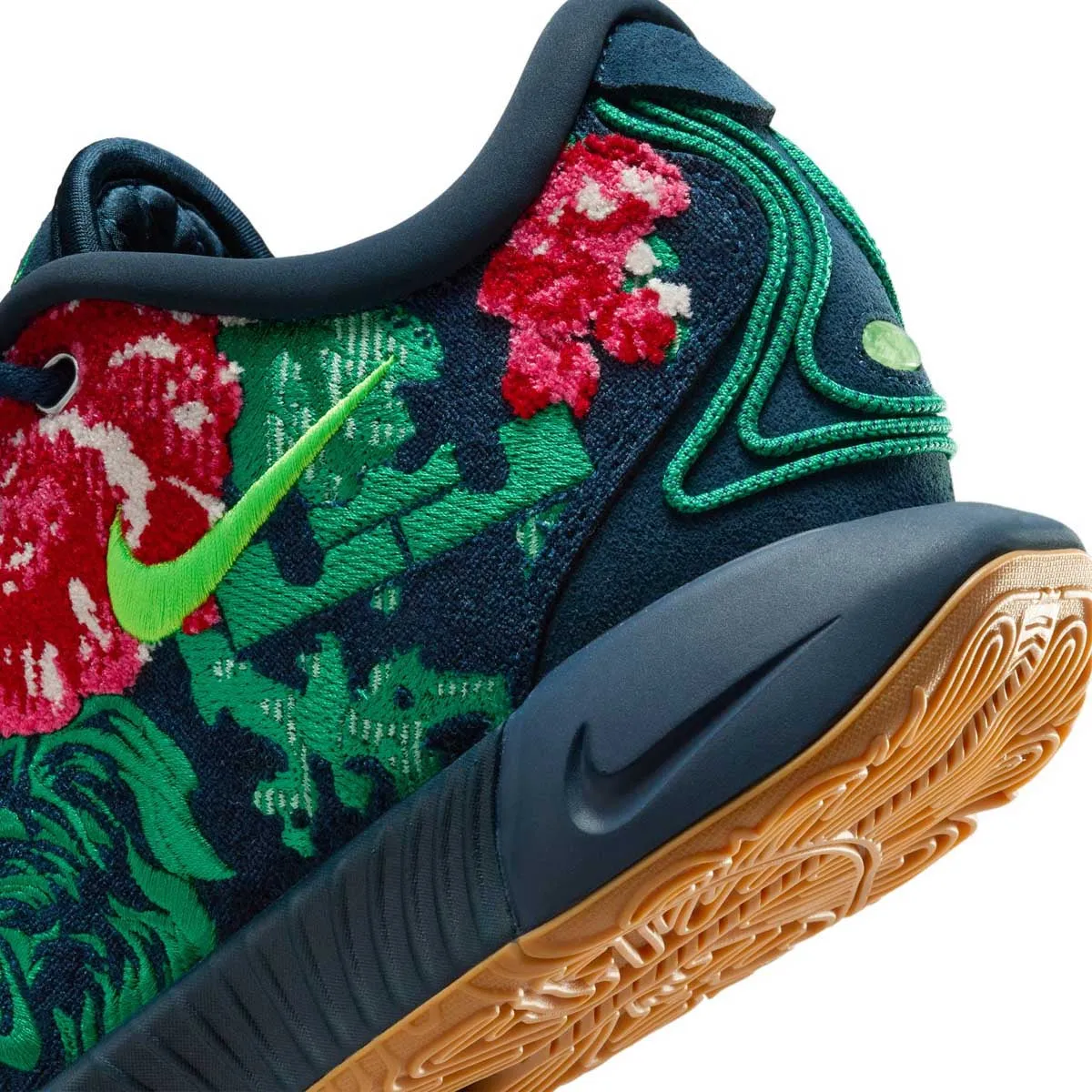 Lebron XXI 'Grandma's Couch'
