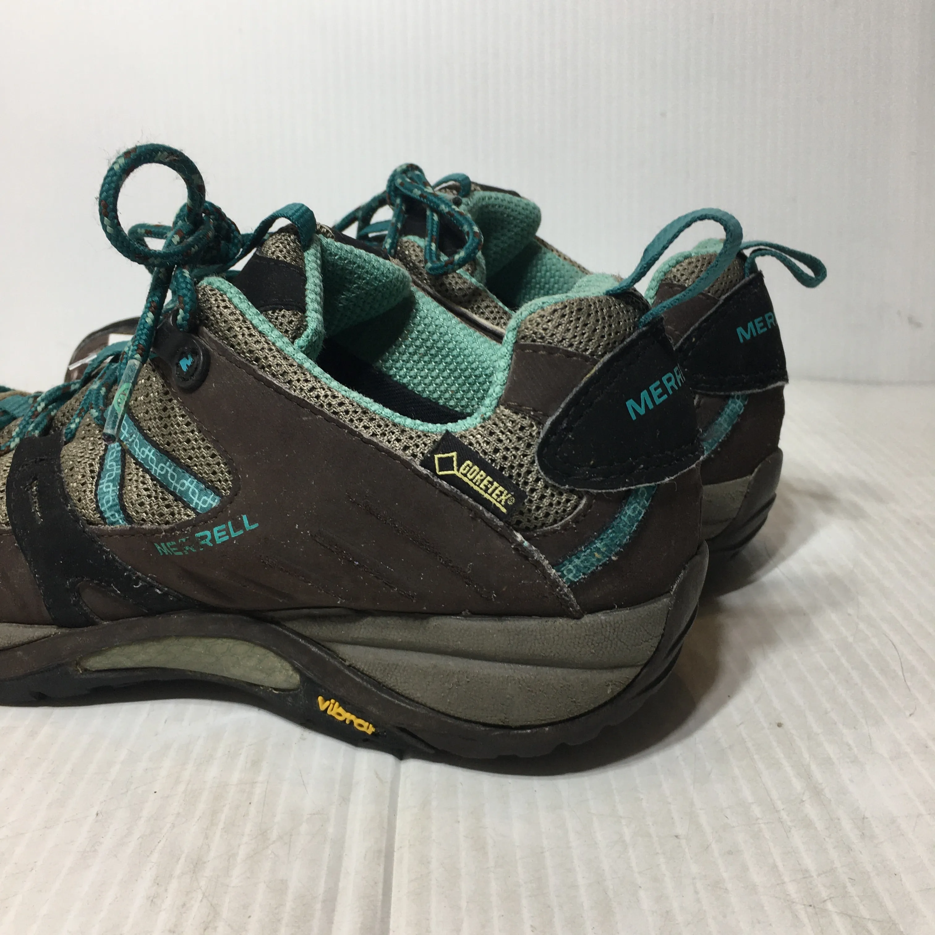 Merrell Women's Hiking Shoes - Size US 8 - Pre-Owned - RYG2PN