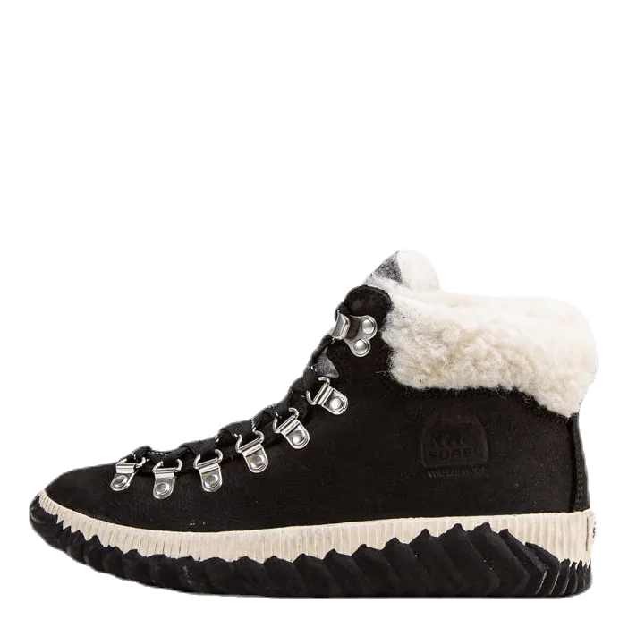Out n About Plus Conquest Black